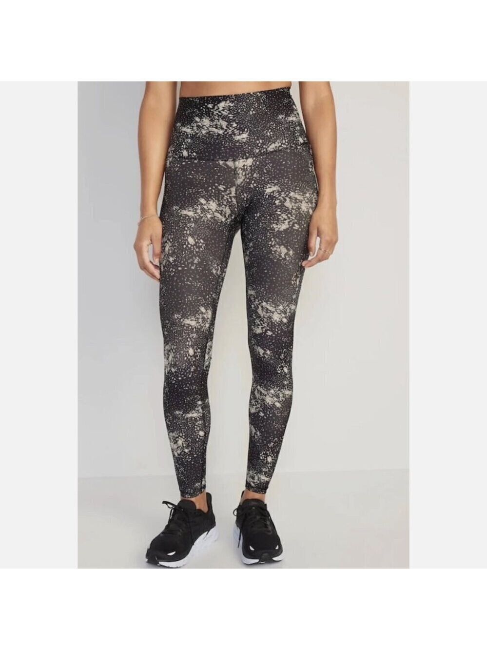 Old Navy Active Powersoft Extra High-Rise Go-Dry Black Starry Sky Leggings